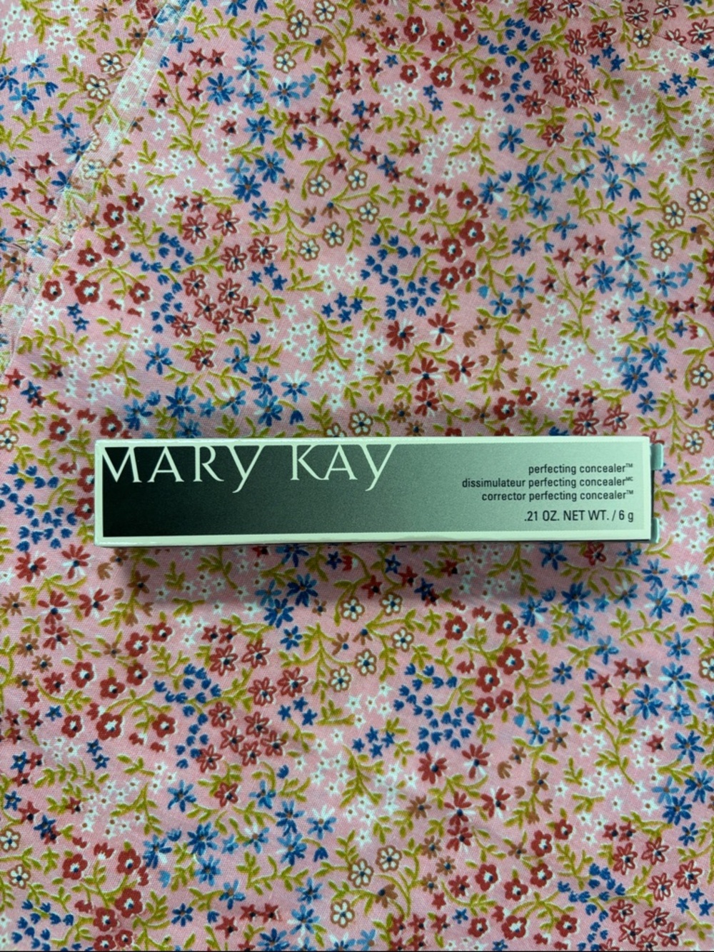 Light beige - Mary Kay Perfecting Concealer